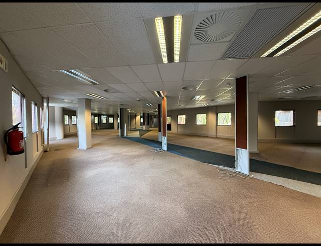 555M² OFFICE TO LET IN PARKTOWN